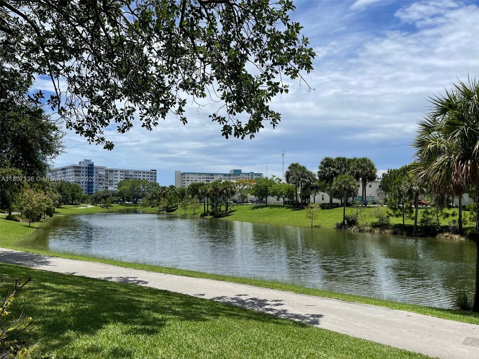 Real estate property located at 4400 Hillcrest Dr #107A, Broward, Hillcrest No 21 Condo, Hollywood, FL
