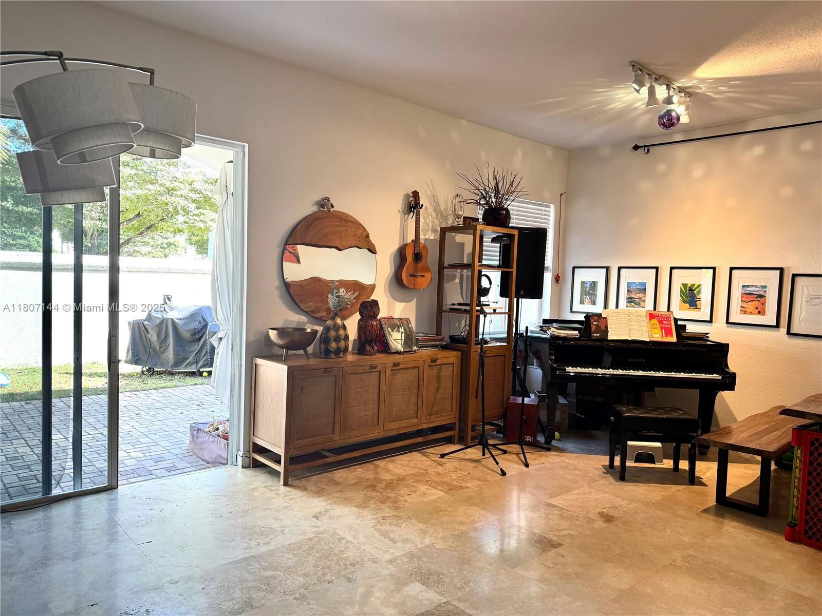 Real estate property located at 826 Spinnaker Dr E, Broward, Three Islands 3rd Section, Hollywood, FL
