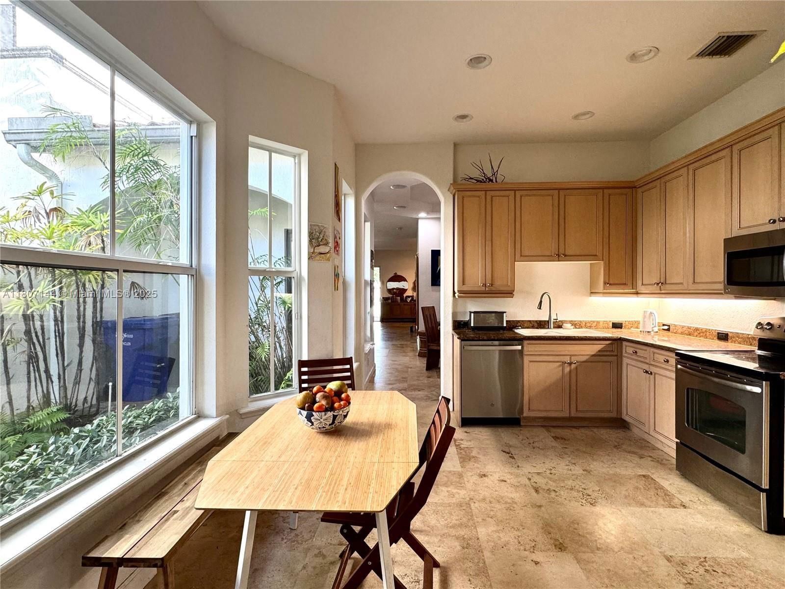 Real estate property located at 826 Spinnaker Dr E, Broward, Three Islands 3rd Section, Hollywood, FL