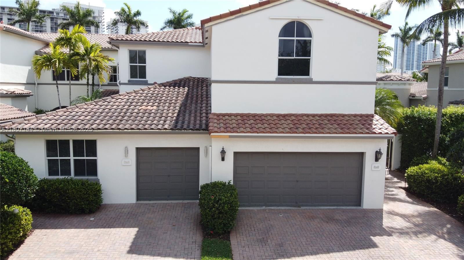 Real estate property located at 826 Spinnaker Dr E, Broward, Three Islands 3rd Section, Hollywood, FL