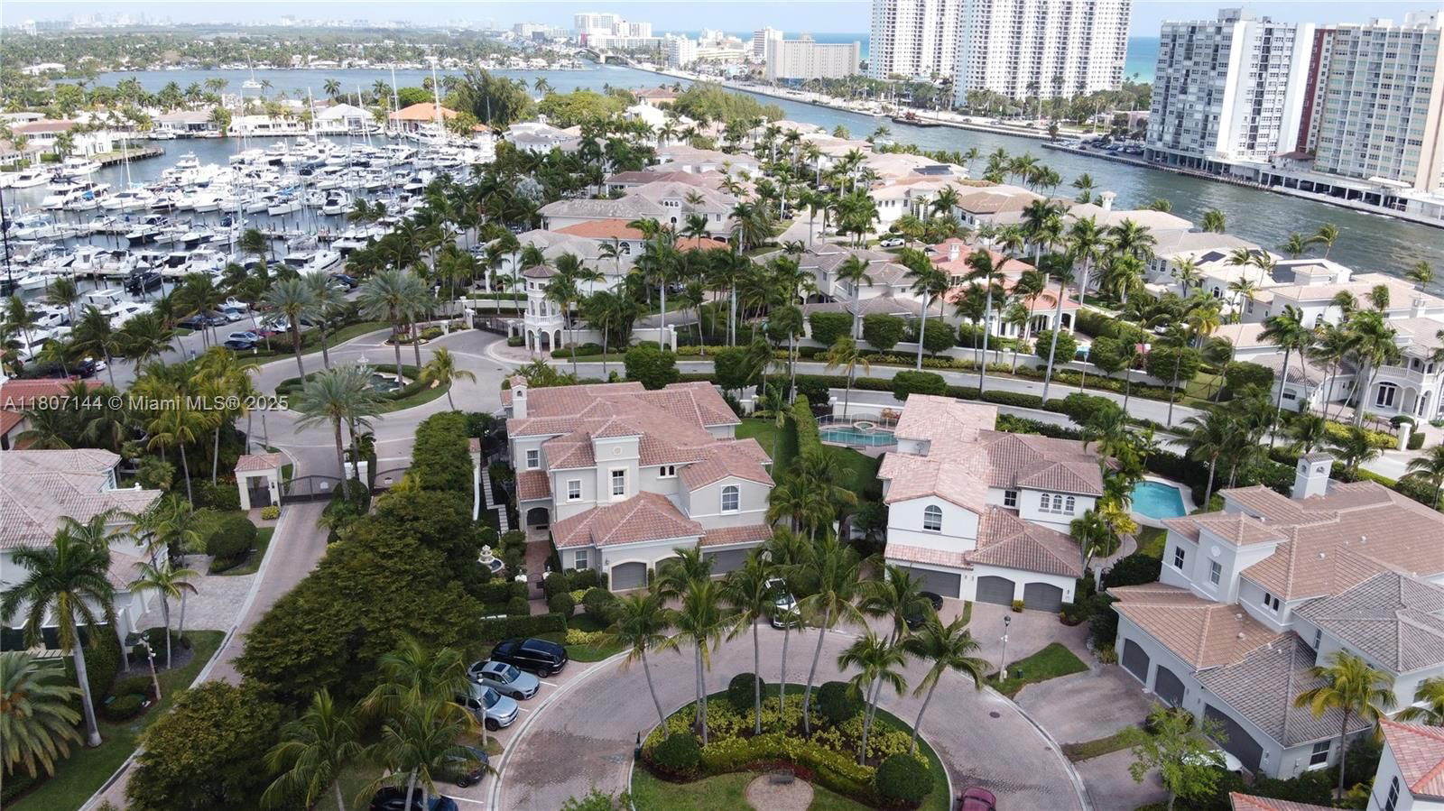 Real estate property located at 826 Spinnaker Dr E, Broward, Three Islands 3rd Section, Hollywood, FL