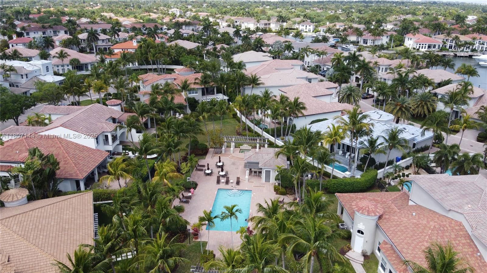 Real estate property located at 826 Spinnaker Dr E, Broward, Three Islands 3rd Section, Hollywood, FL