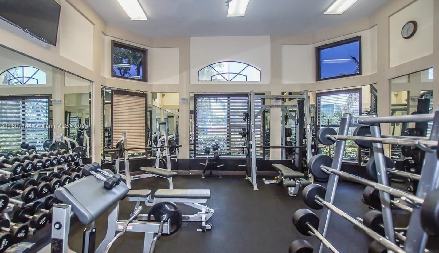 Real estate property located at 826 Spinnaker Dr E, Broward, Three Islands 3rd Section, Hollywood, FL