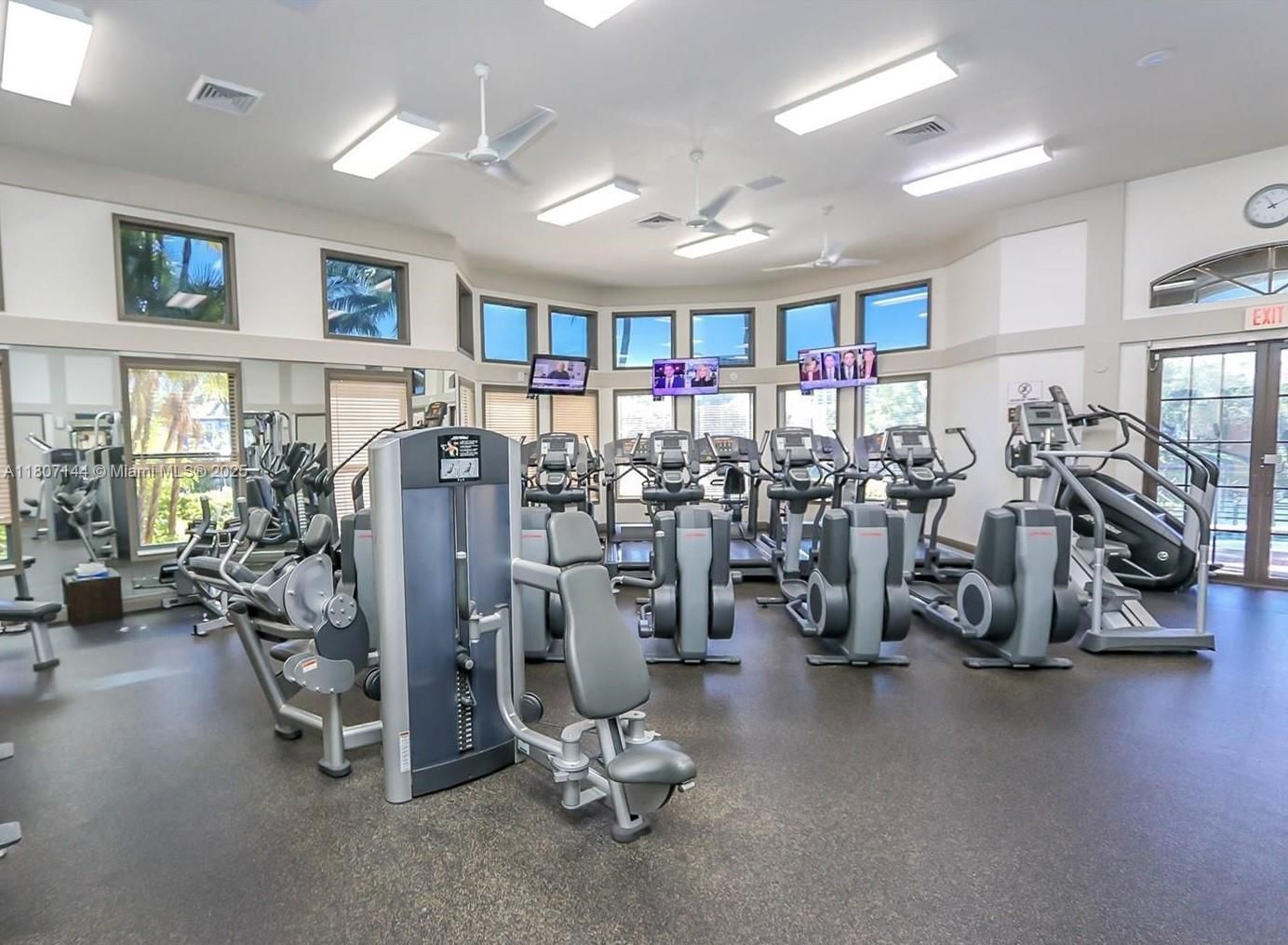 Real estate property located at 826 Spinnaker Dr E, Broward, Three Islands 3rd Section, Hollywood, FL