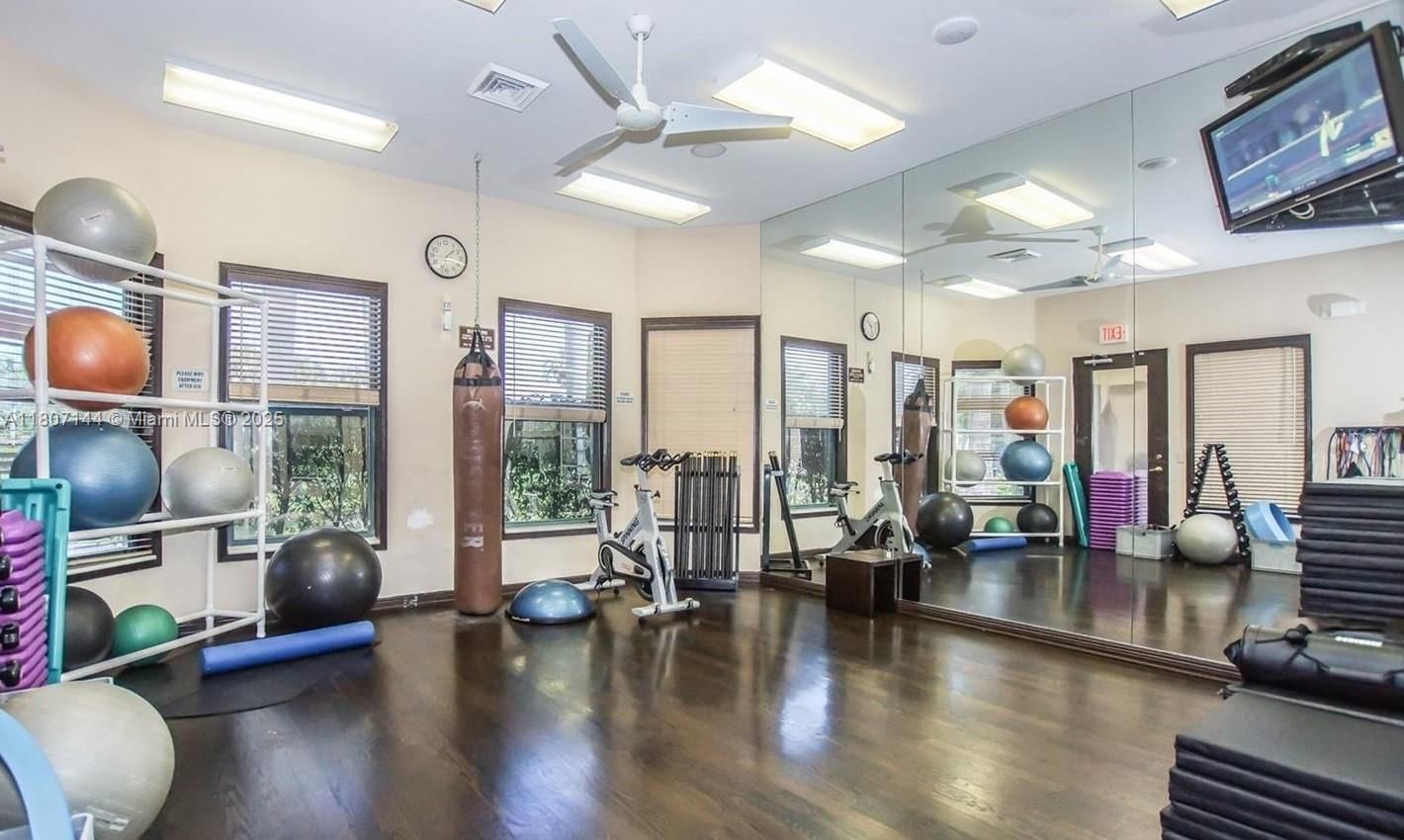Real estate property located at 826 Spinnaker Dr E, Broward, Three Islands 3rd Section, Hollywood, FL