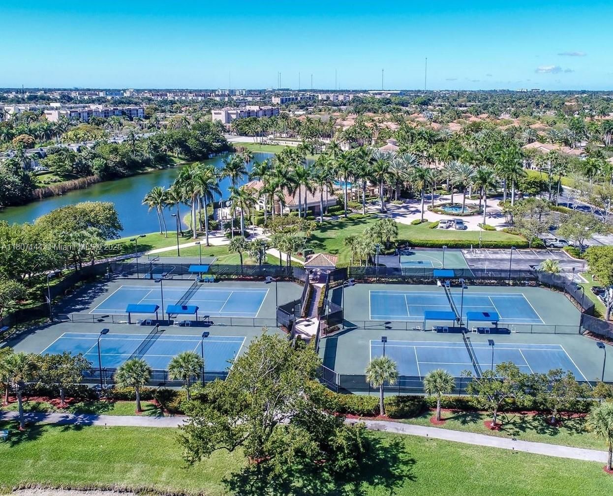 Real estate property located at 826 Spinnaker Dr E, Broward, Three Islands 3rd Section, Hollywood, FL