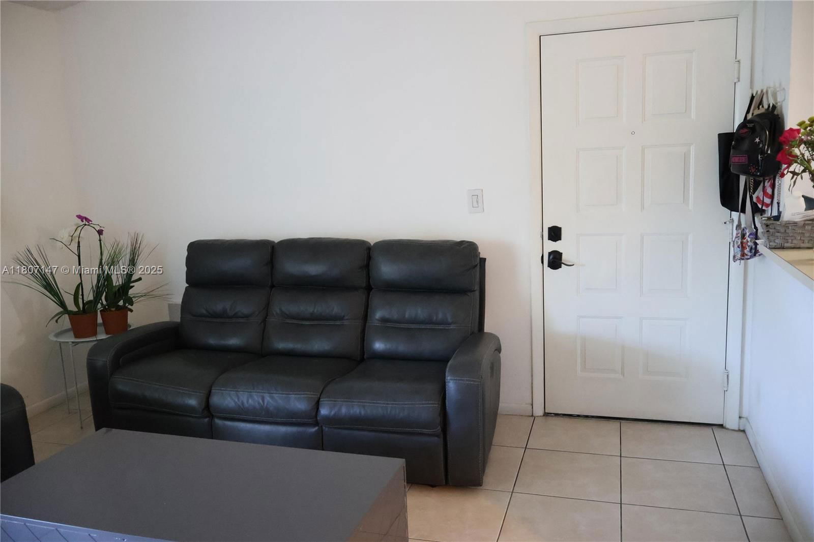 Real estate property located at 4680 102nd Ave #202-20, Miami-dade, Doral Pk Co Club Villas C, Doral, FL