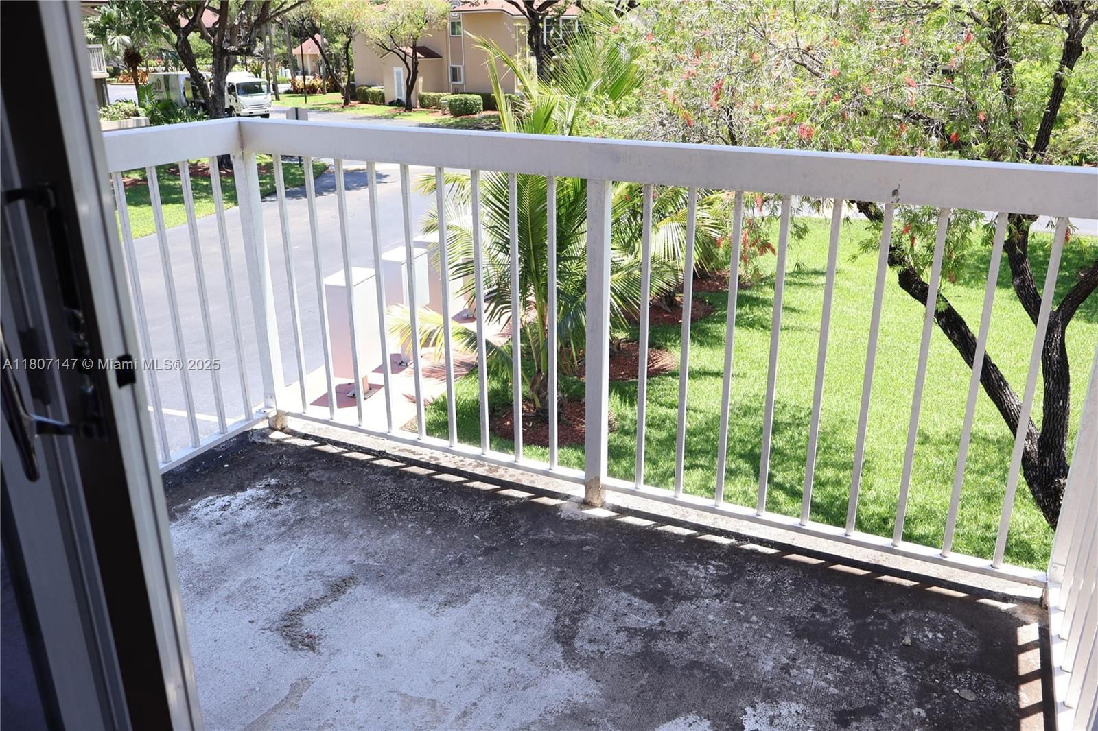 Real estate property located at 4680 102nd Ave #202-20, Miami-dade, Doral Pk Co Club Villas C, Doral, FL