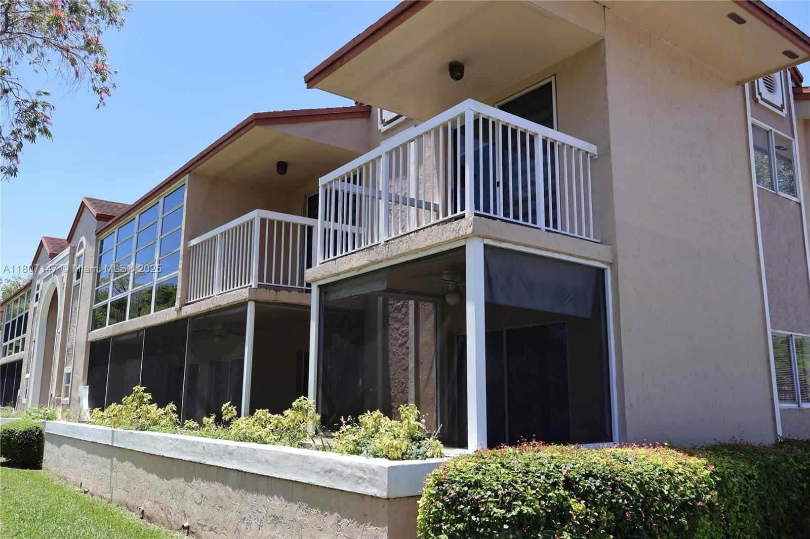 Real estate property located at 4680 102nd Ave #202-20, Miami-dade, Doral Pk Co Club Villas C, Doral, FL