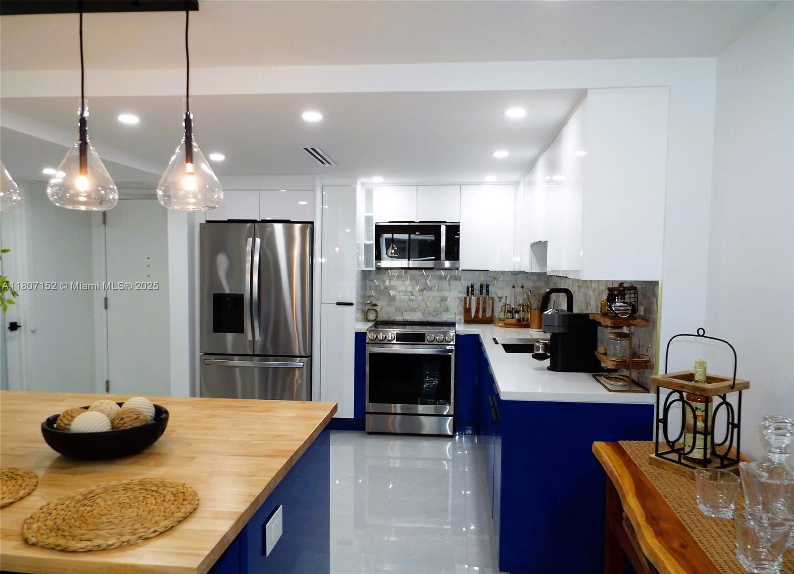 Real estate property located at 5701 Collins Ave #1619, Miami-dade, Arlen Beach Condo, Miami Beach, FL