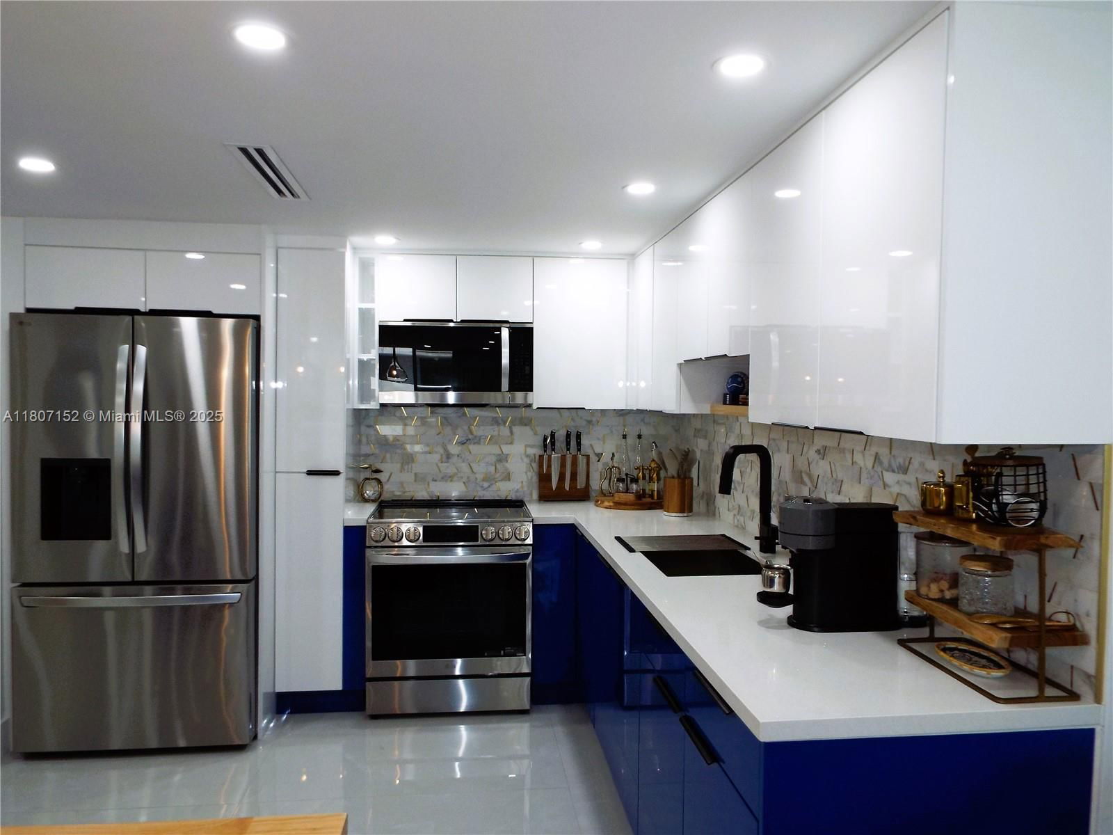 Real estate property located at 5701 Collins Ave #1619, Miami-dade, Arlen Beach Condo, Miami Beach, FL
