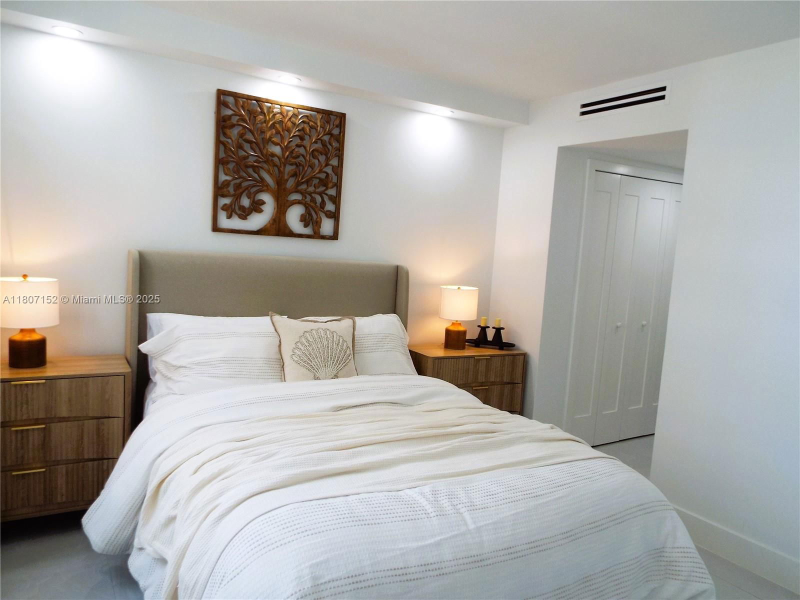 Real estate property located at 5701 Collins Ave #1619, Miami-dade, Arlen Beach Condo, Miami Beach, FL