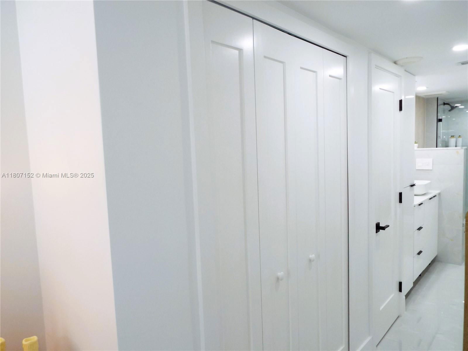 Real estate property located at 5701 Collins Ave #1619, Miami-dade, Arlen Beach Condo, Miami Beach, FL