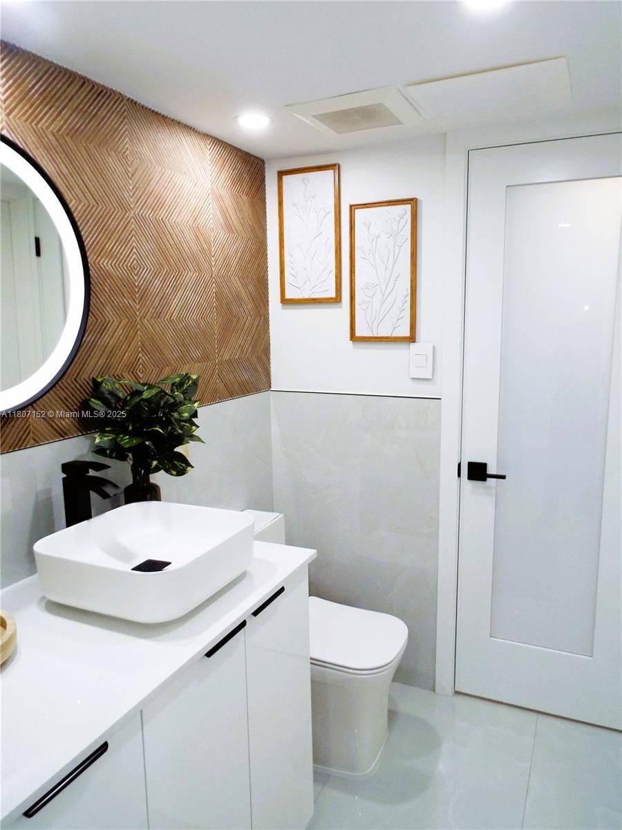Real estate property located at 5701 Collins Ave #1619, Miami-dade, Arlen Beach Condo, Miami Beach, FL
