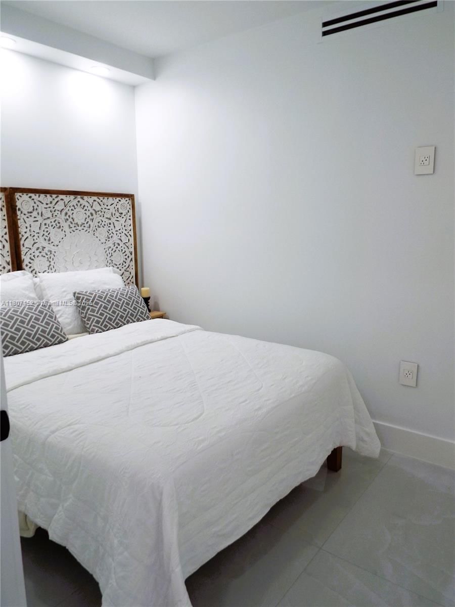 Real estate property located at 5701 Collins Ave #1619, Miami-dade, Arlen Beach Condo, Miami Beach, FL