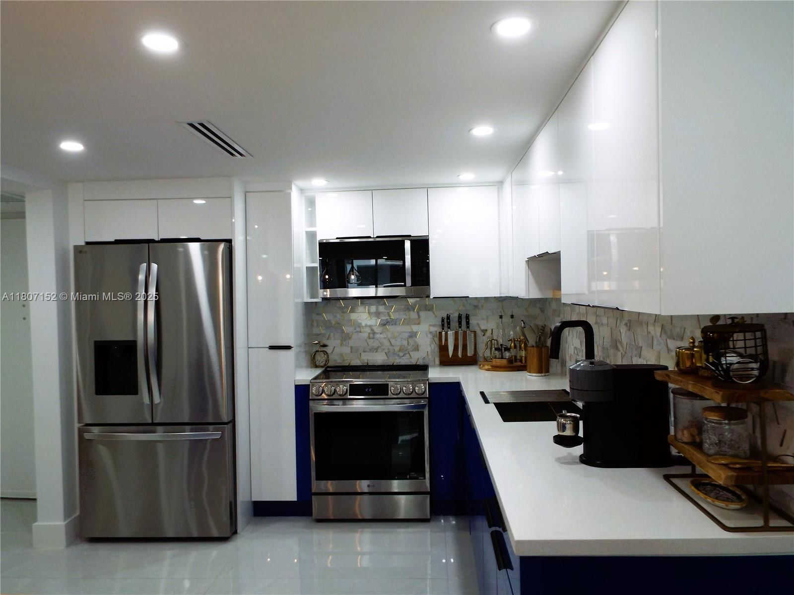Real estate property located at 5701 Collins Ave #1619, Miami-dade, Arlen Beach Condo, Miami Beach, FL