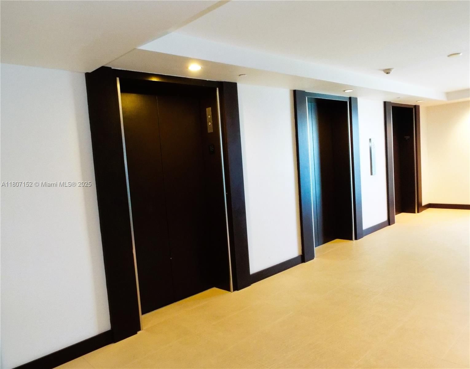 Real estate property located at 5701 Collins Ave #1619, Miami-dade, Arlen Beach Condo, Miami Beach, FL