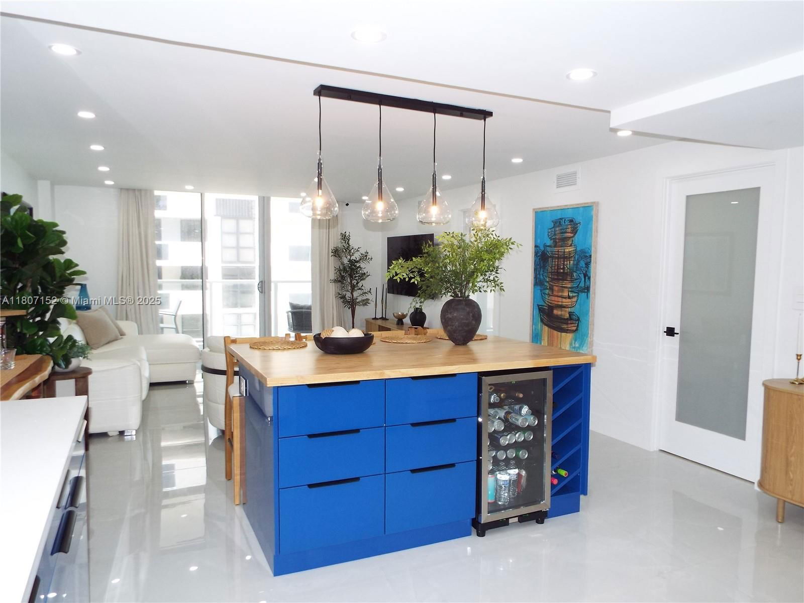 Real estate property located at 5701 Collins Ave #1619, Miami-dade, Arlen Beach Condo, Miami Beach, FL