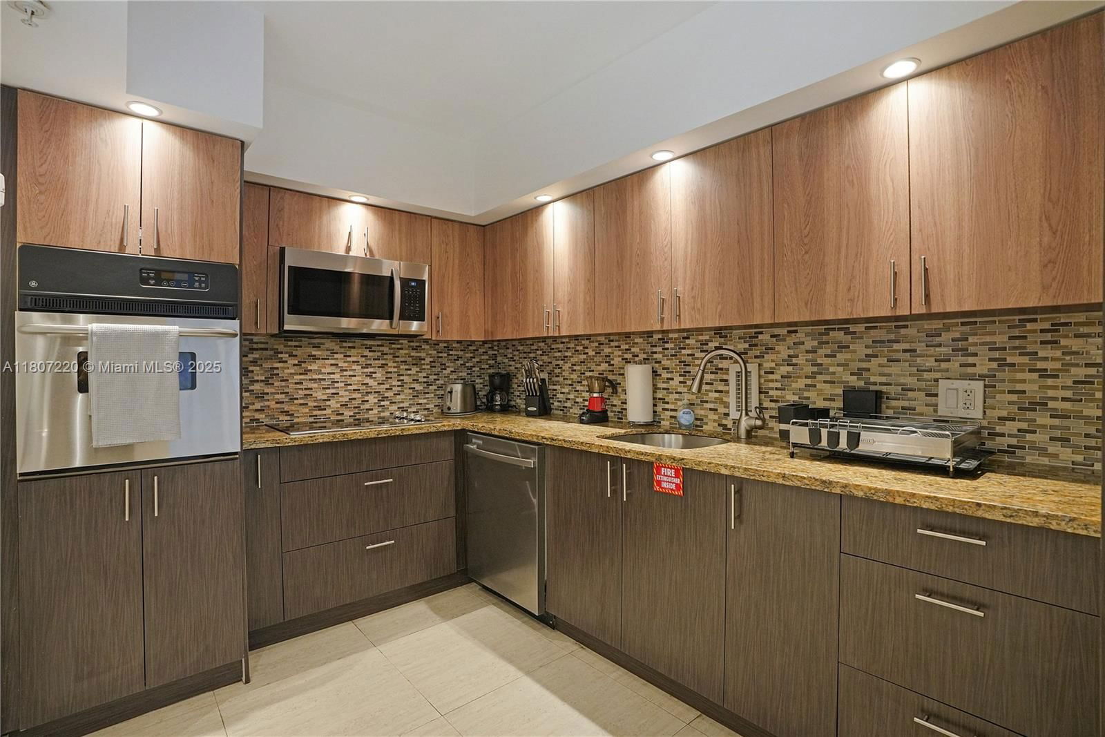 Real estate property located at 4001 Ocean Dr #3P, Broward, Sian Ocean Residences Con, Hollywood, FL