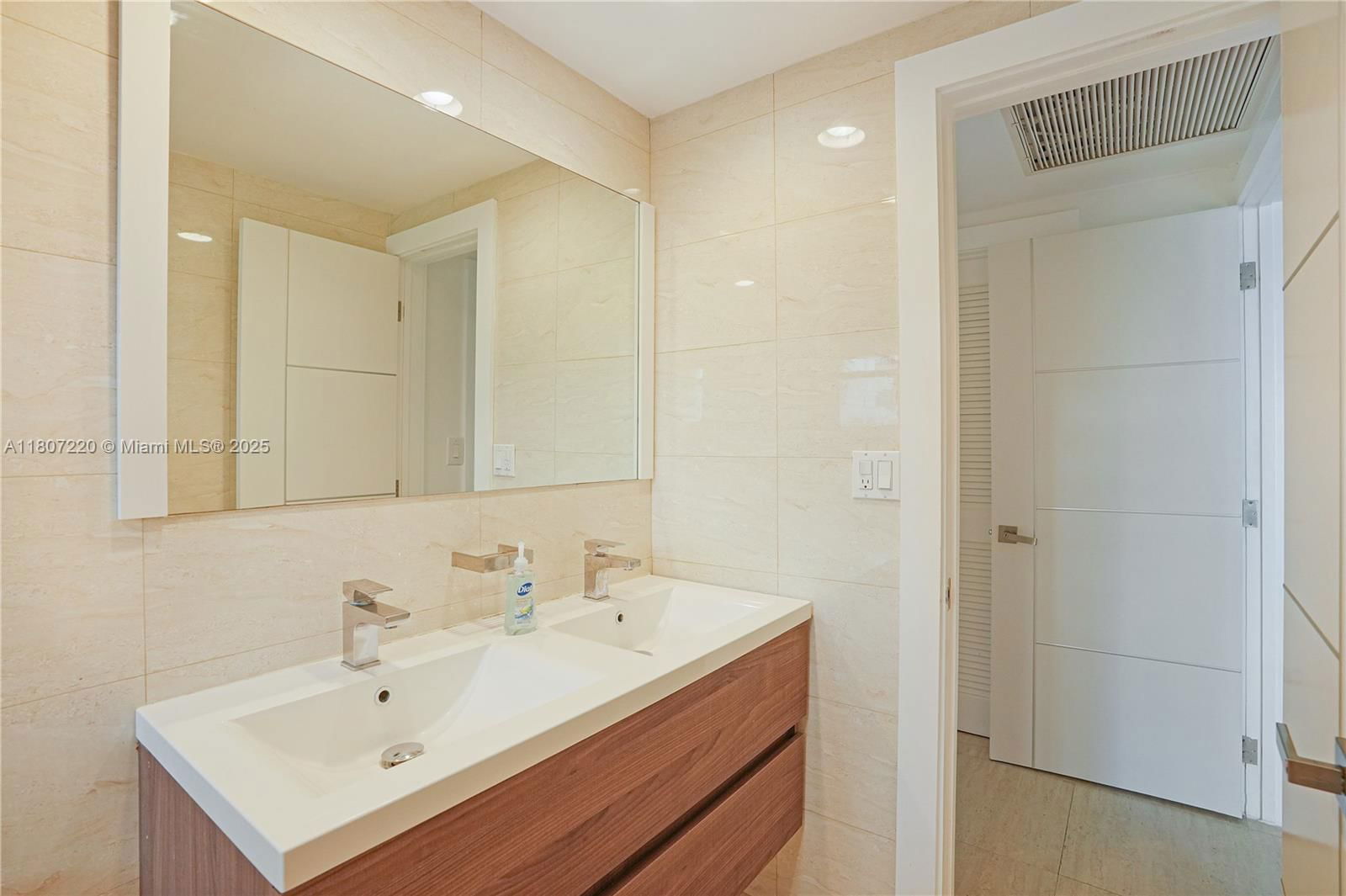 Real estate property located at 4001 Ocean Dr #3P, Broward, Sian Ocean Residences Con, Hollywood, FL
