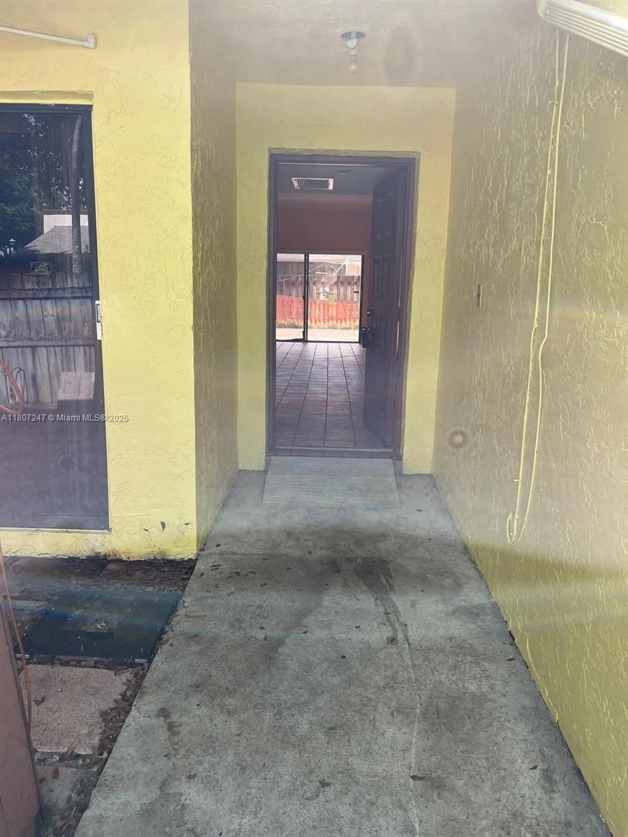 Real estate property located at 6728 29th Ln, Broward, Palm-aire Village 3rd Sec, Fort Lauderdale, FL