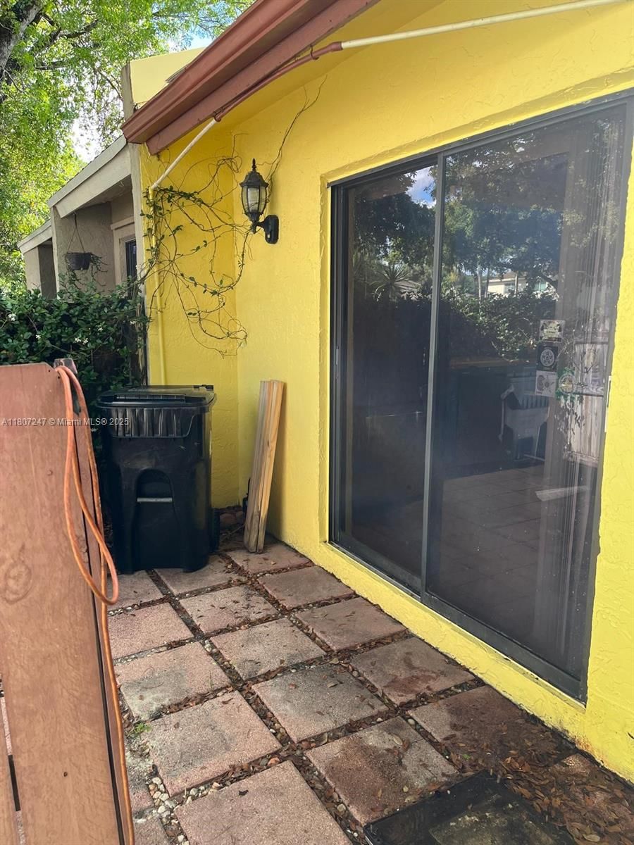 Real estate property located at 6728 29th Ln, Broward, Palm-aire Village 3rd Sec, Fort Lauderdale, FL