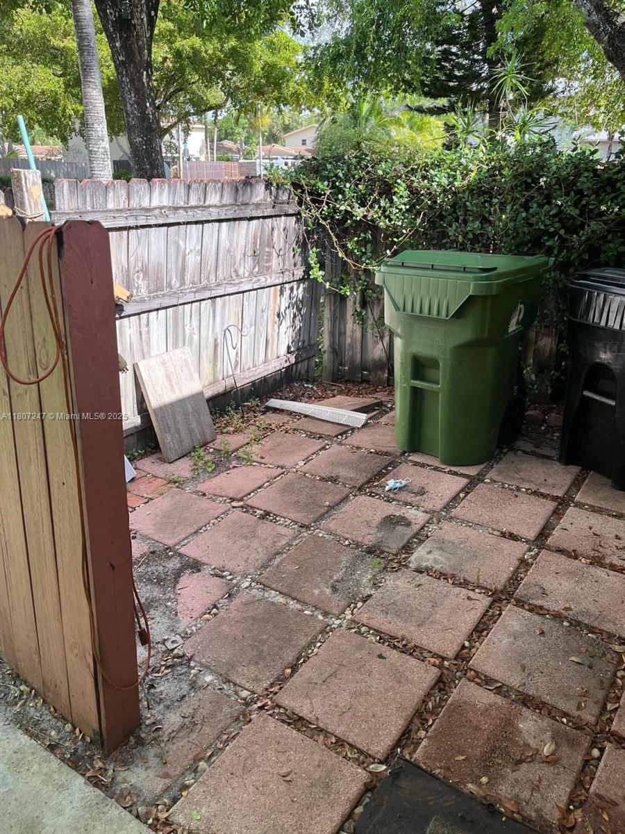 Real estate property located at 6728 29th Ln, Broward, Palm-aire Village 3rd Sec, Fort Lauderdale, FL