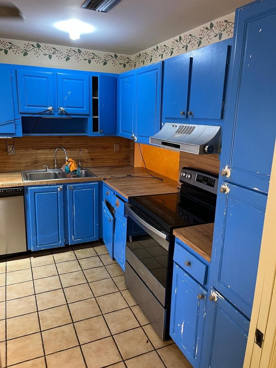Real estate property located at 6728 29th Ln, Broward, Palm-aire Village 3rd Sec, Fort Lauderdale, FL