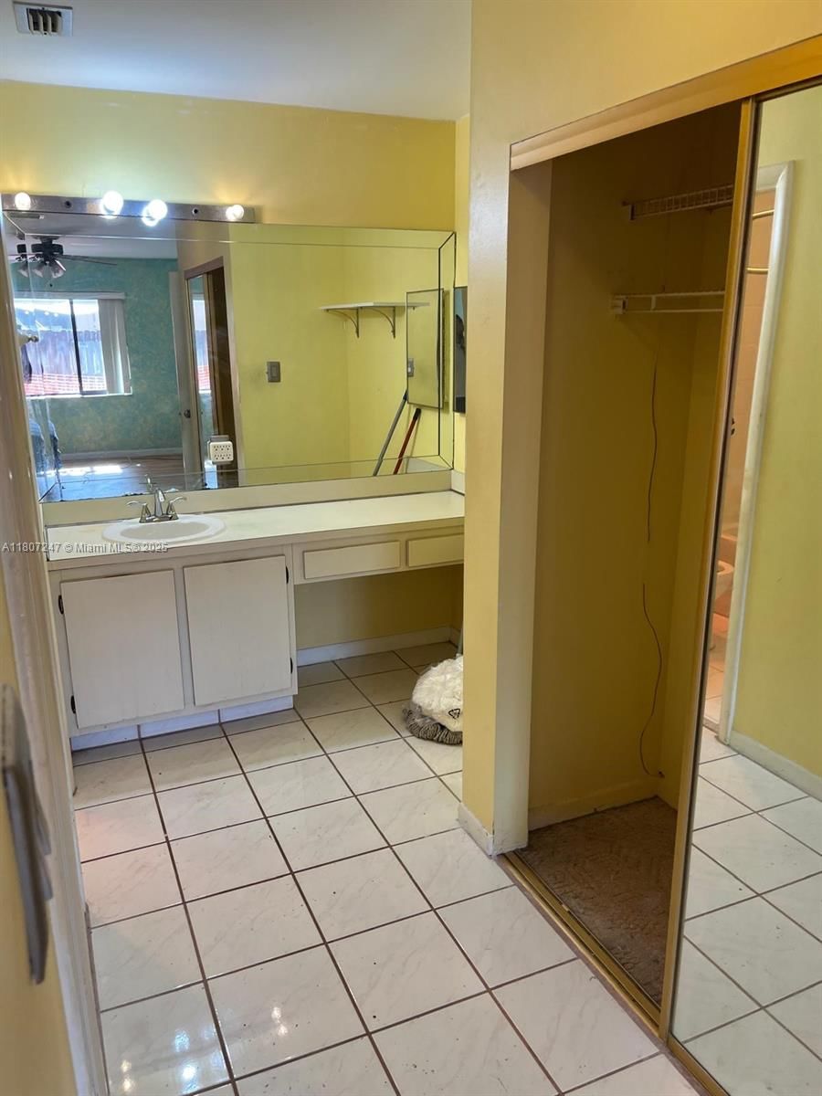 Real estate property located at 6728 29th Ln, Broward, Palm-aire Village 3rd Sec, Fort Lauderdale, FL