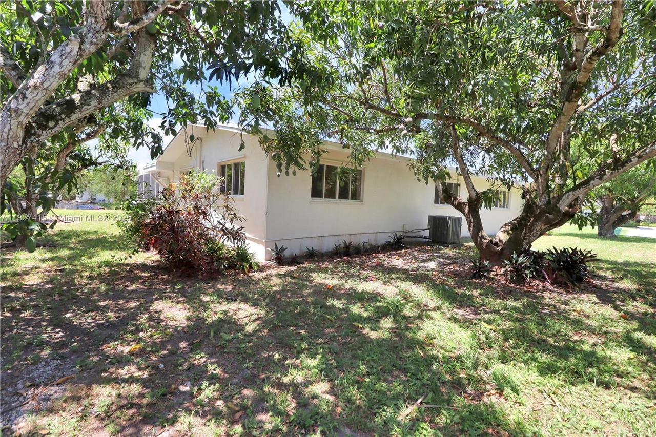 Real estate property located at 17535 91st Ave, Miami-dade, Herman Hills, Palmetto Bay, FL