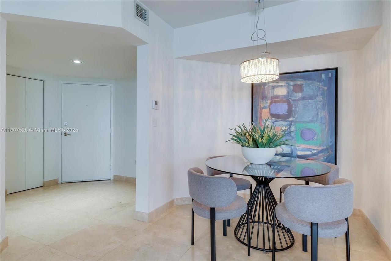 Real estate property located at 1330 West Ave #902, Miami-dade, The Waverly At South Beac, Miami Beach, FL