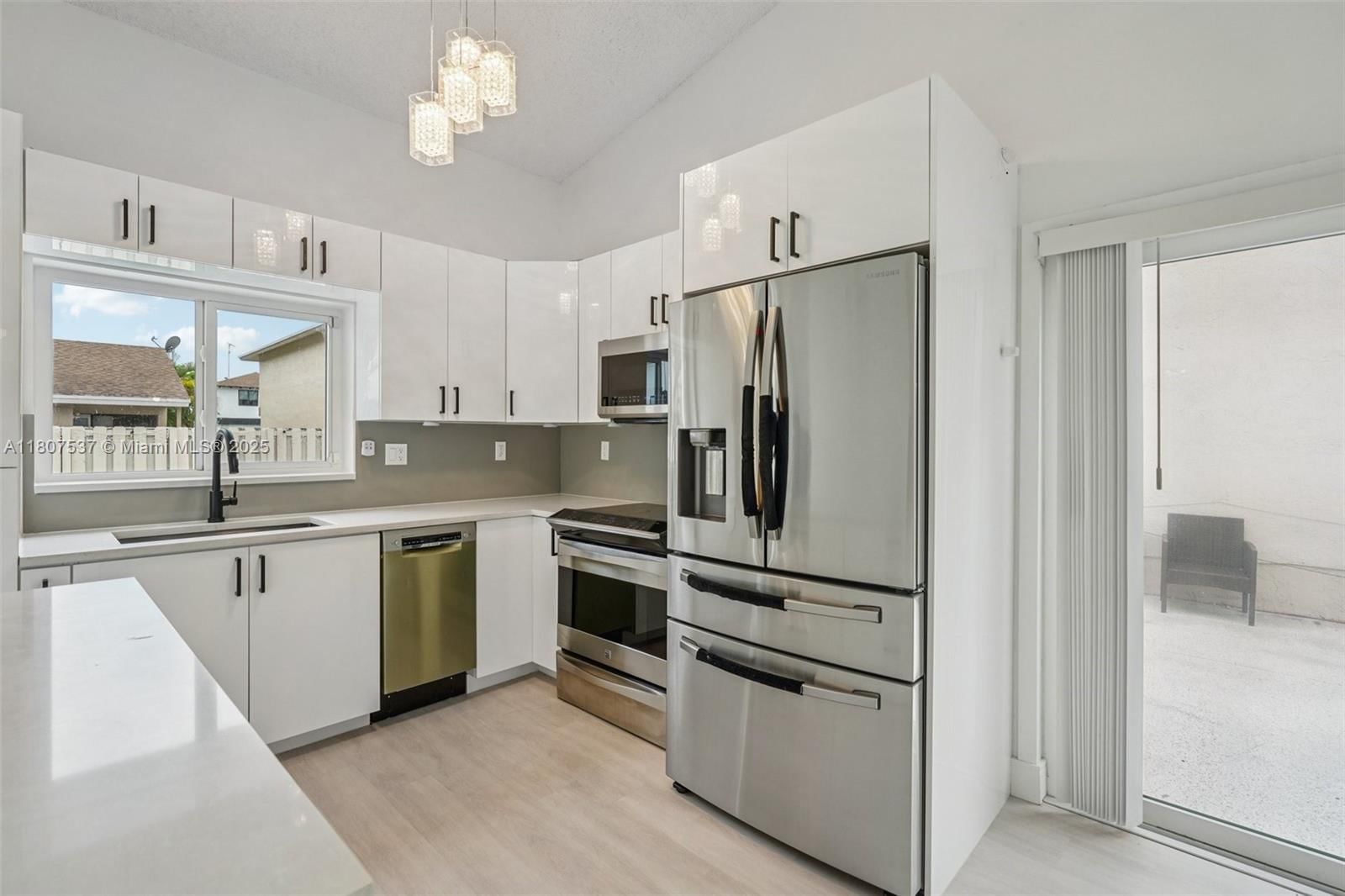 Real estate property located at 731 Briarwood Ter, Broward, Shenandoah Section Four, Davie, FL
