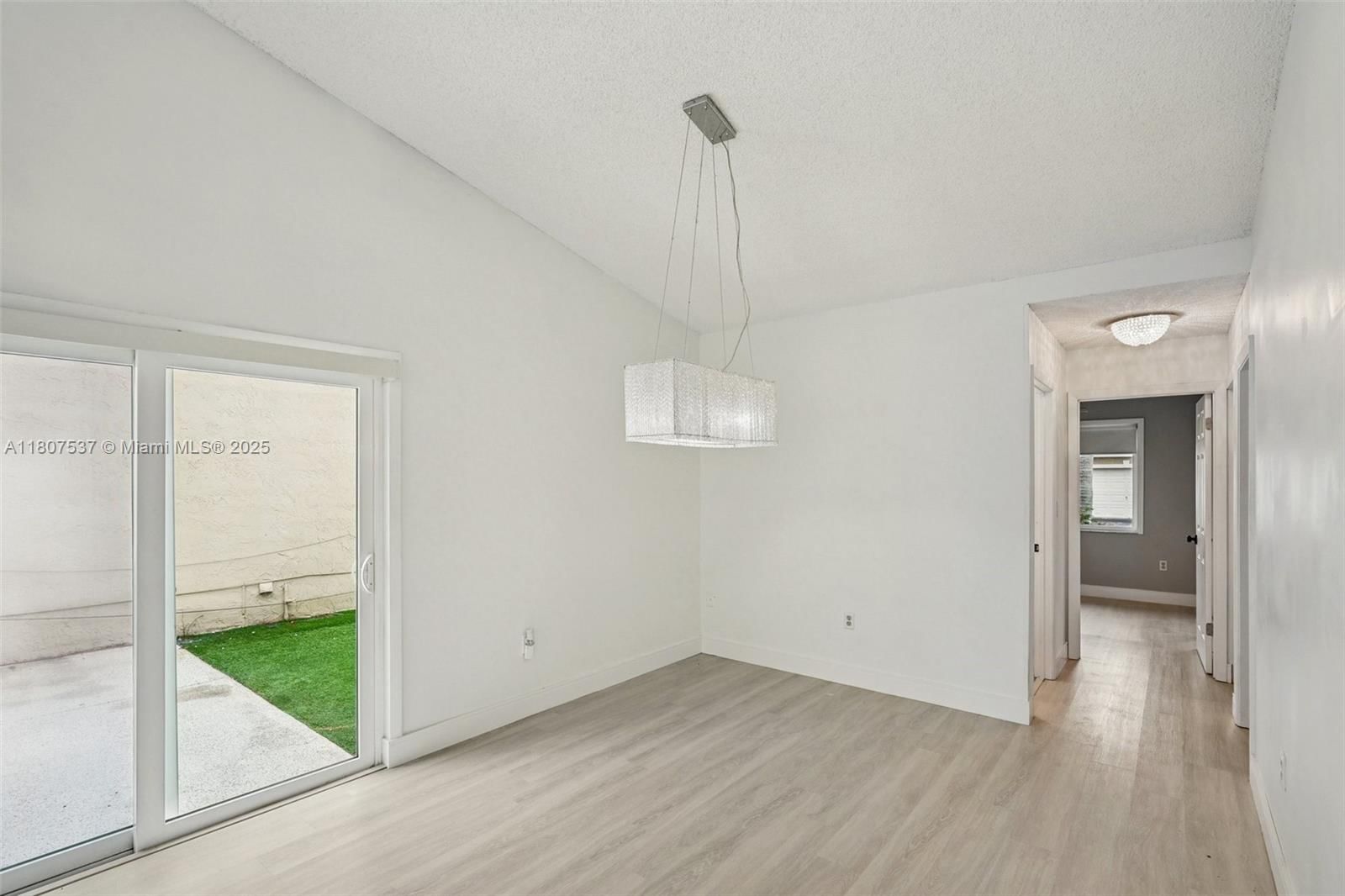 Real estate property located at 731 Briarwood Ter, Broward, Shenandoah Section Four, Davie, FL
