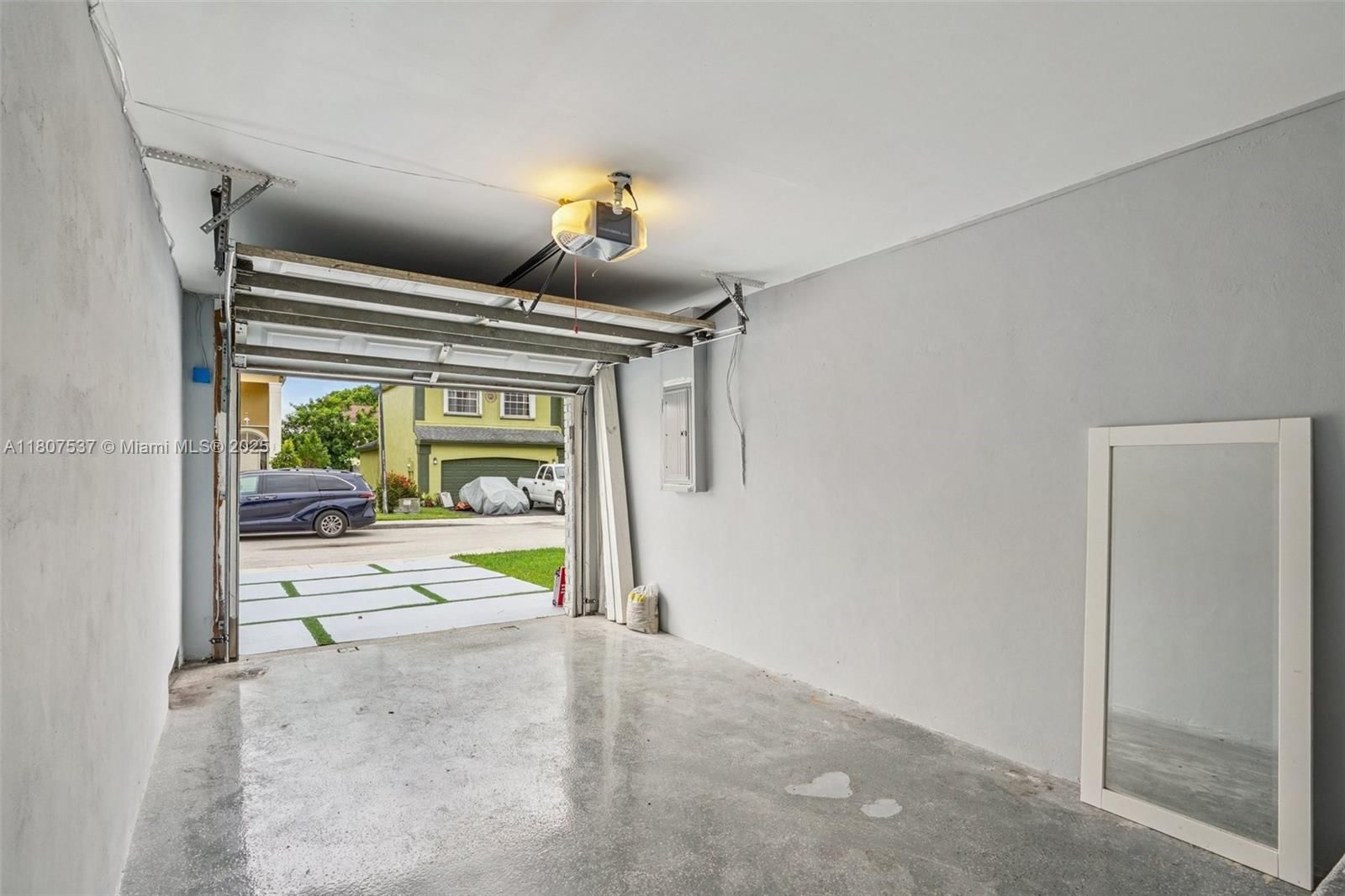 Real estate property located at 731 Briarwood Ter, Broward, Shenandoah Section Four, Davie, FL