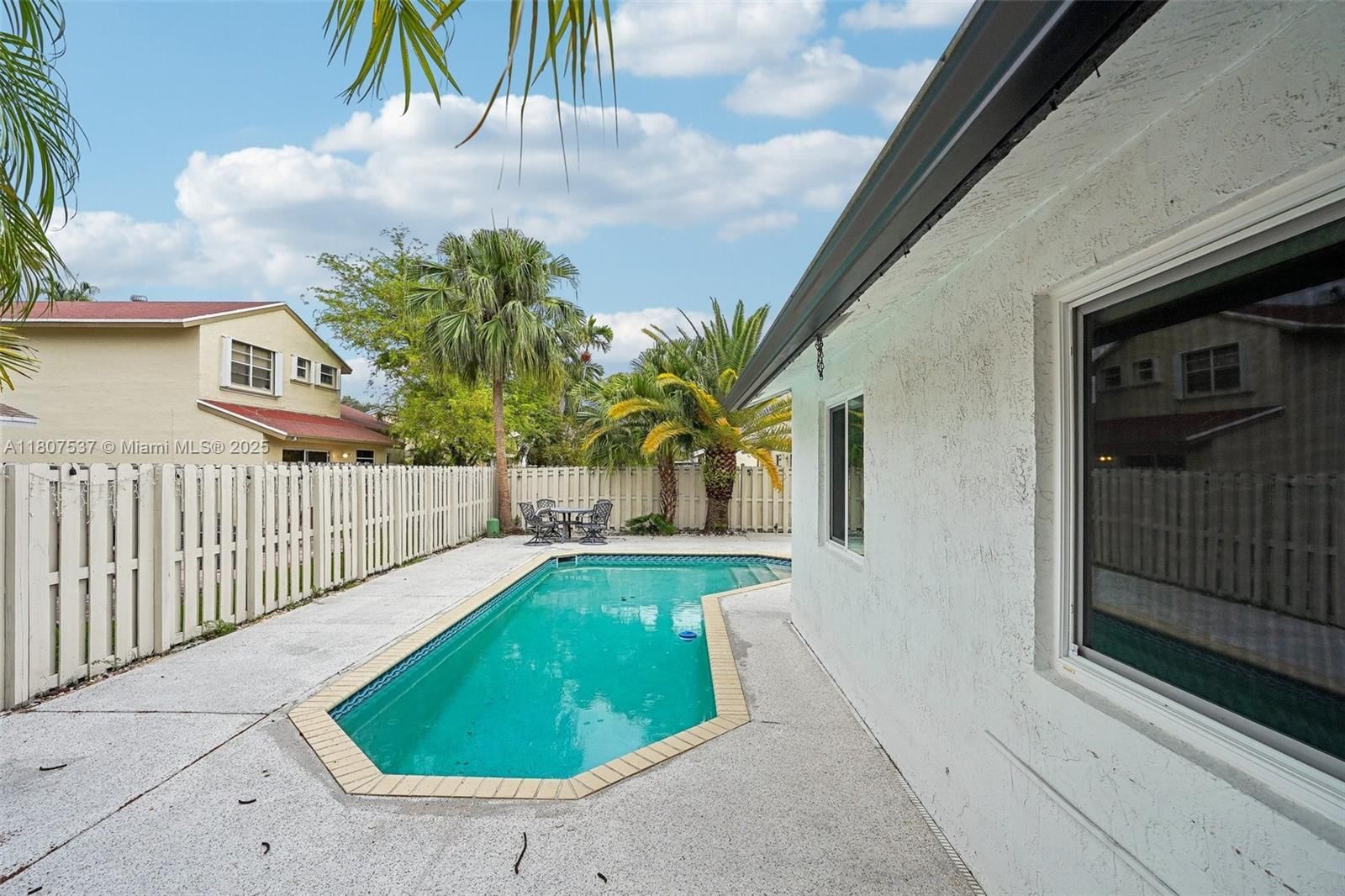 Real estate property located at 731 Briarwood Ter, Broward, Shenandoah Section Four, Davie, FL