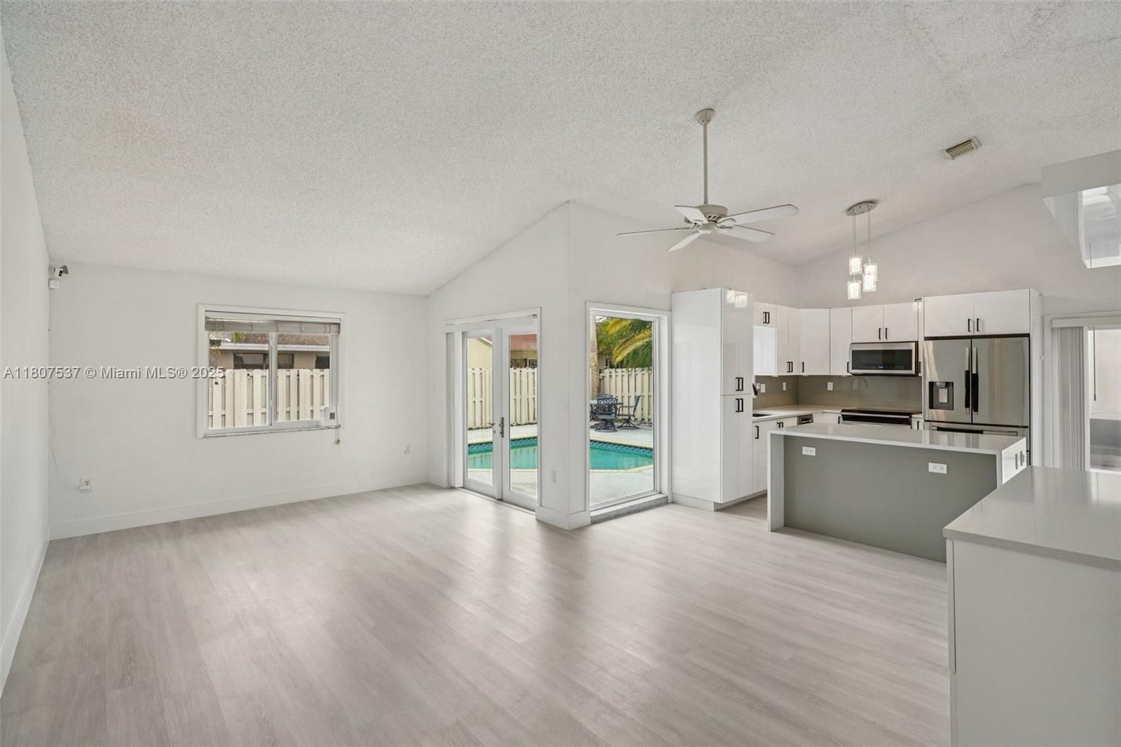 Real estate property located at 731 Briarwood Ter, Broward, Shenandoah Section Four, Davie, FL