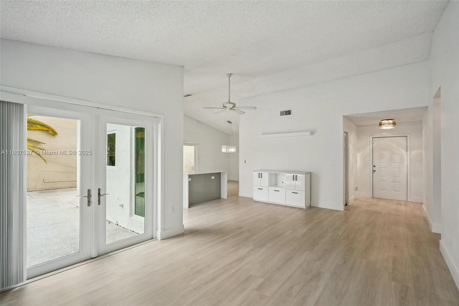 Real estate property located at 731 Briarwood Ter, Broward, Shenandoah Section Four, Davie, FL