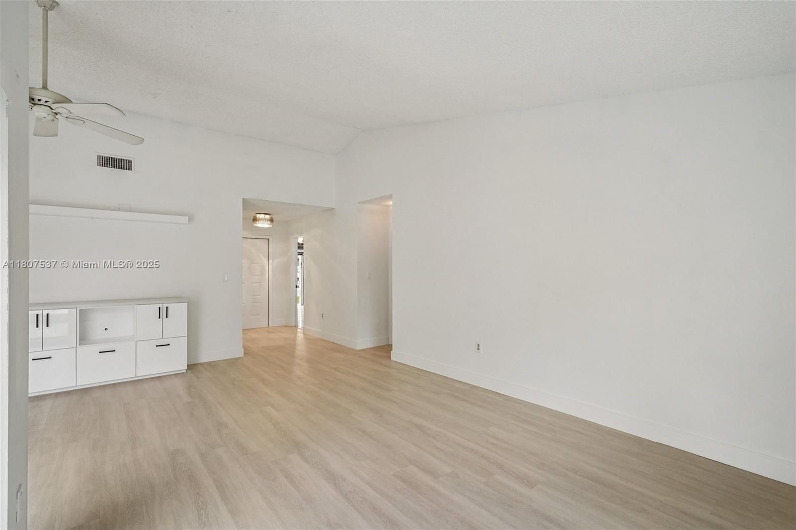 Real estate property located at 731 Briarwood Ter, Broward, Shenandoah Section Four, Davie, FL