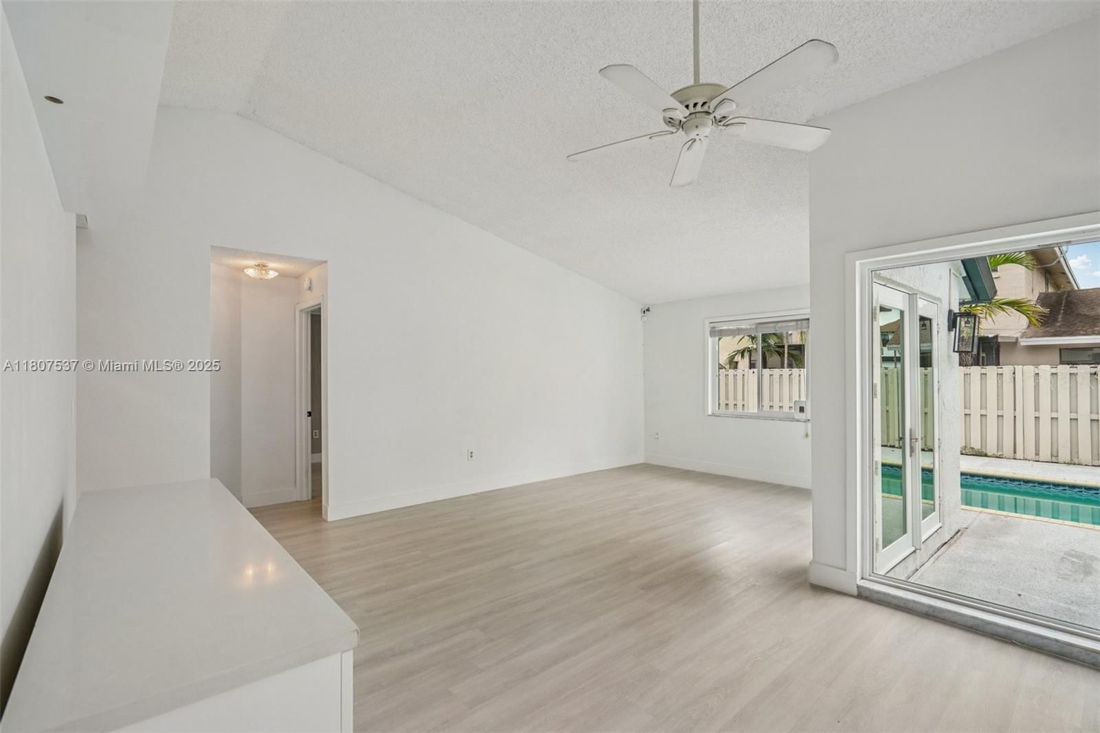 Real estate property located at 731 Briarwood Ter, Broward, Shenandoah Section Four, Davie, FL