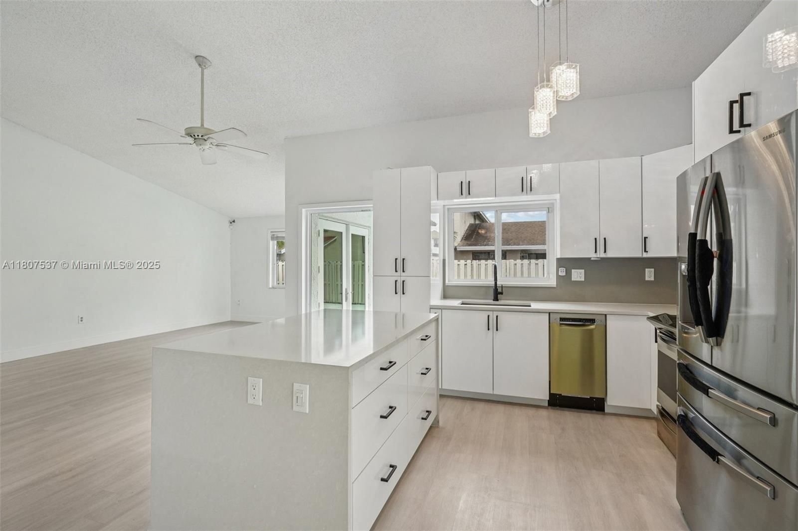 Real estate property located at 731 Briarwood Ter, Broward, Shenandoah Section Four, Davie, FL