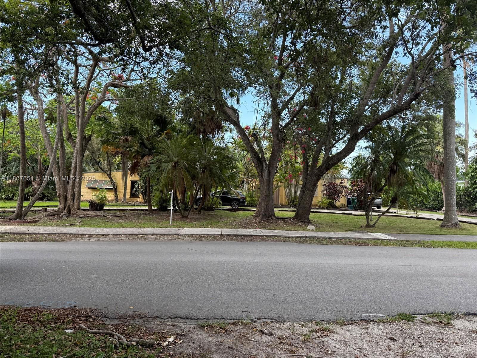Real estate property located at 7720 117th St, Miami-dade, Suniland Estates 1st Addn, Pinecrest, FL