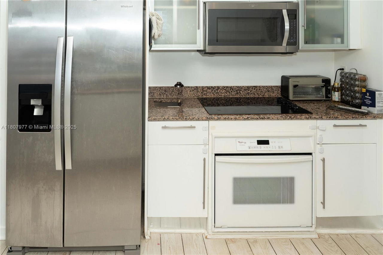 Real estate property located at 325 Biscayne Blvd #1521, Miami-dade, One Miami West Condo, Miami, FL