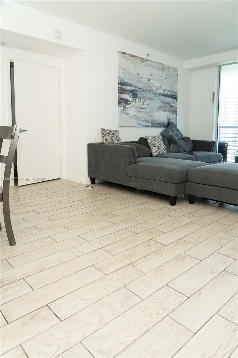 Real estate property located at 325 Biscayne Blvd #1521, Miami-dade, One Miami West Condo, Miami, FL