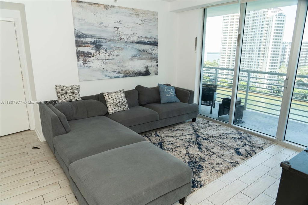 Real estate property located at 325 Biscayne Blvd #1521, Miami-dade, One Miami West Condo, Miami, FL
