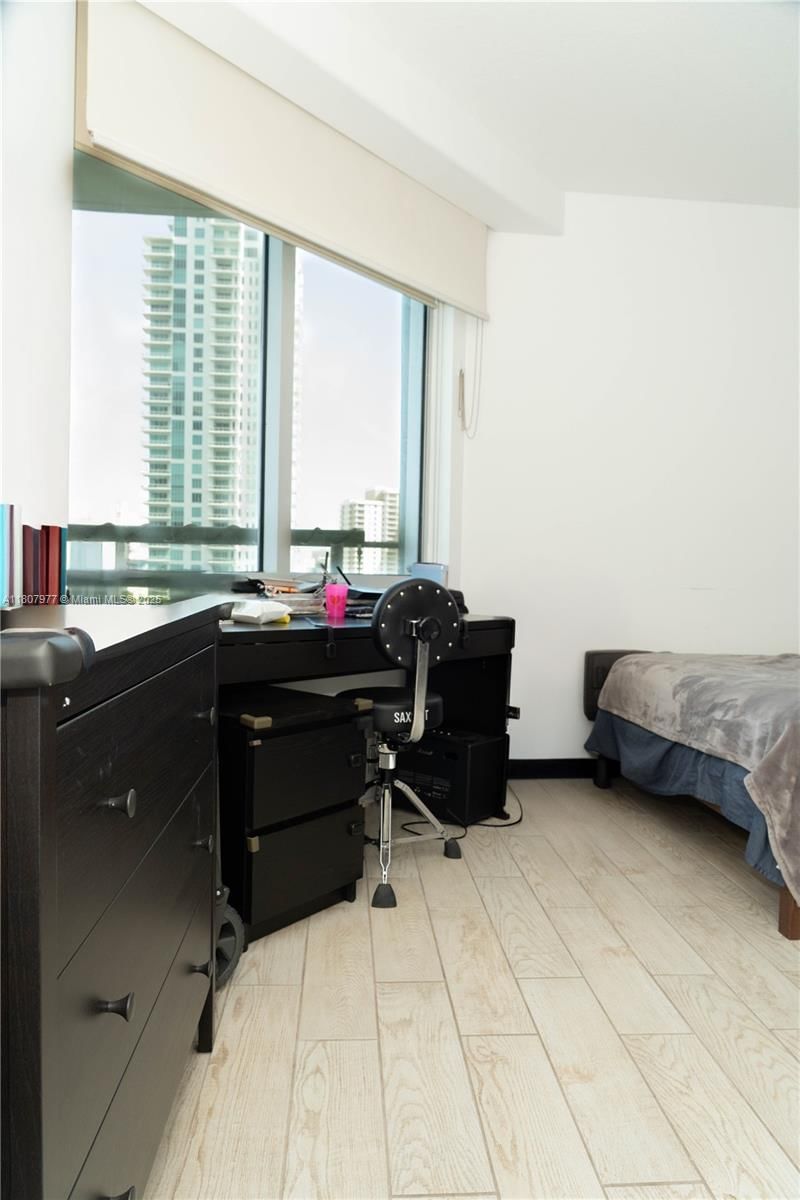 Real estate property located at 325 Biscayne Blvd #1521, Miami-dade, One Miami West Condo, Miami, FL