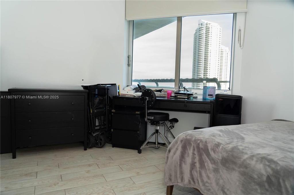 Real estate property located at 325 Biscayne Blvd #1521, Miami-dade, One Miami West Condo, Miami, FL