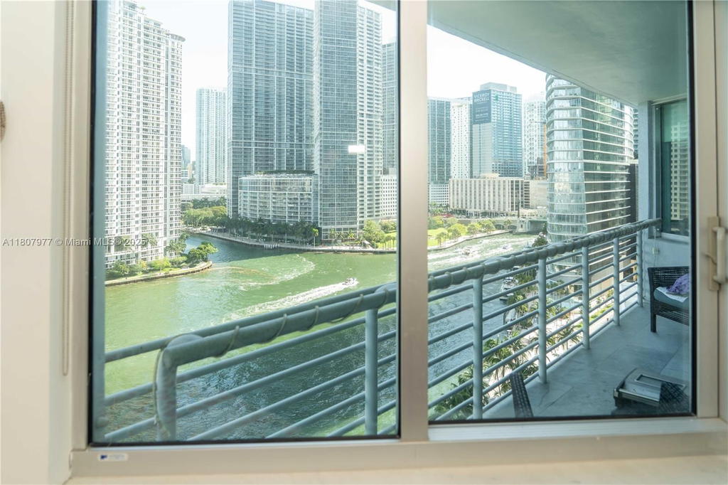Real estate property located at 325 Biscayne Blvd #1521, Miami-dade, One Miami West Condo, Miami, FL