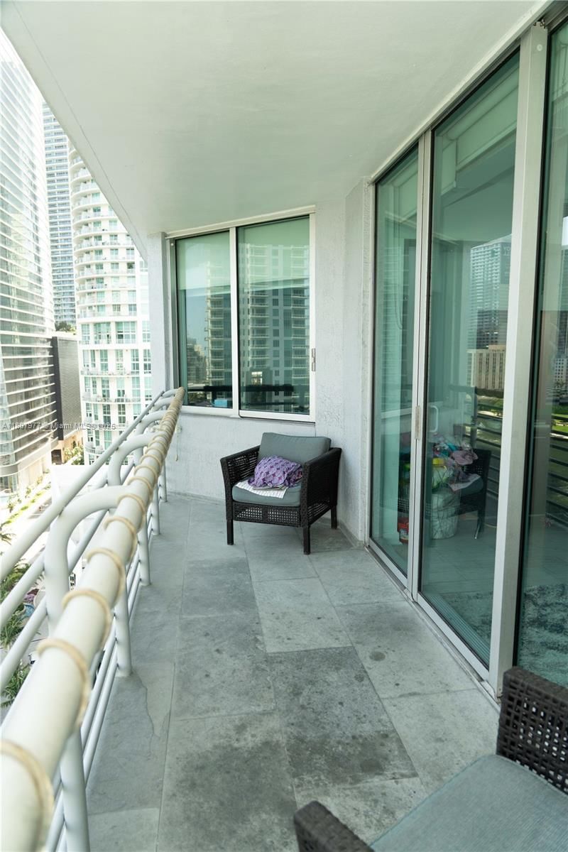 Real estate property located at 325 Biscayne Blvd #1521, Miami-dade, One Miami West Condo, Miami, FL