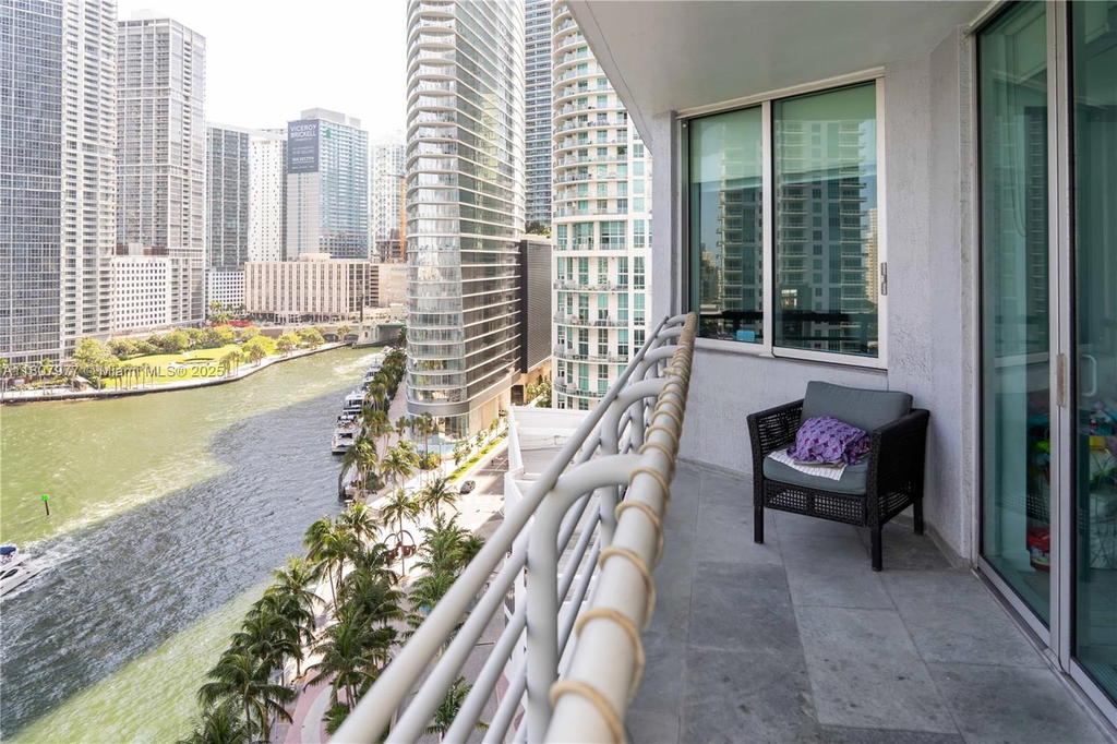 Real estate property located at 325 Biscayne Blvd #1521, Miami-dade, One Miami West Condo, Miami, FL