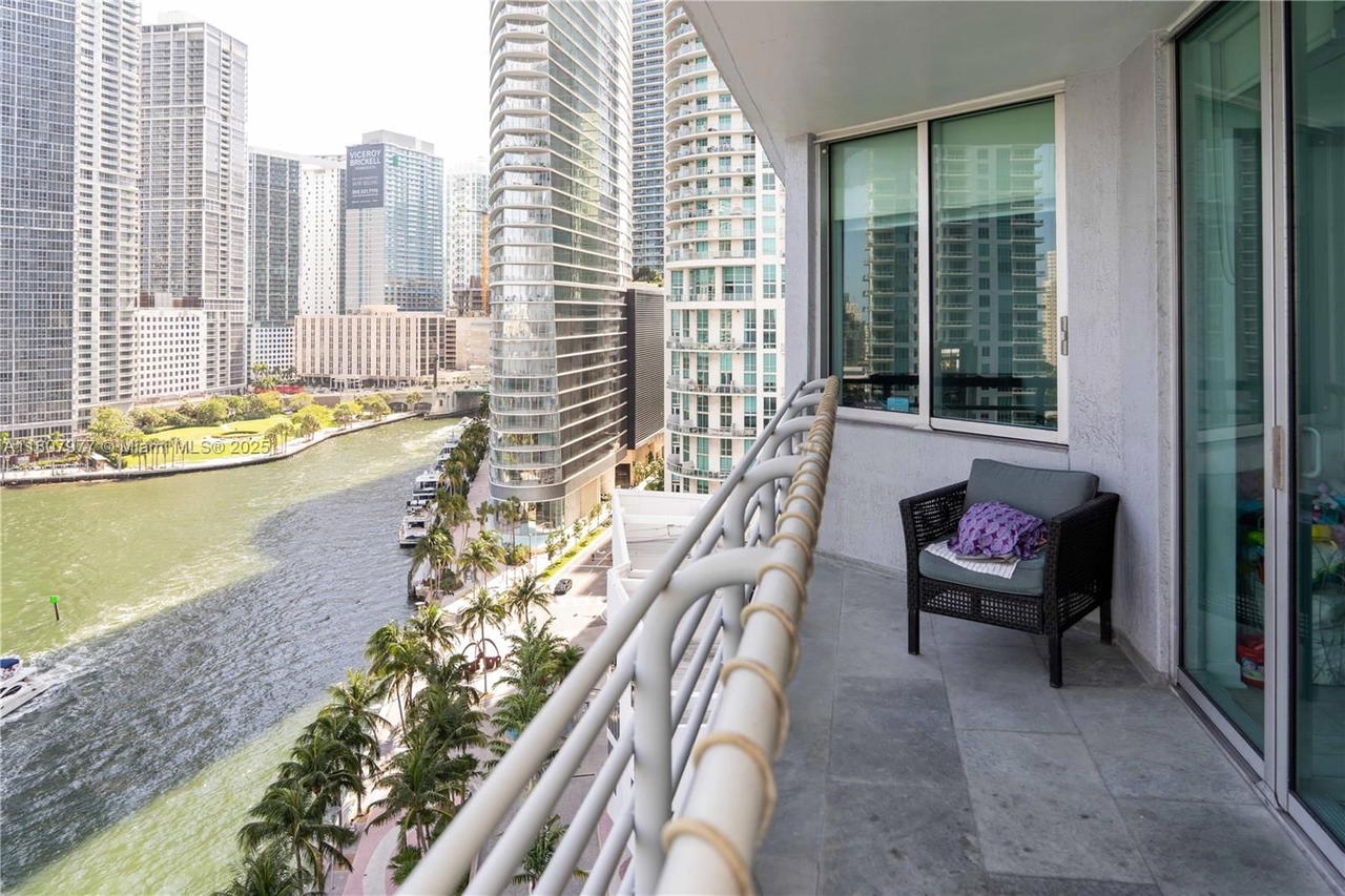 Real estate property located at 325 Biscayne Blvd #1521, Miami-dade, One Miami West Condo, Miami, FL